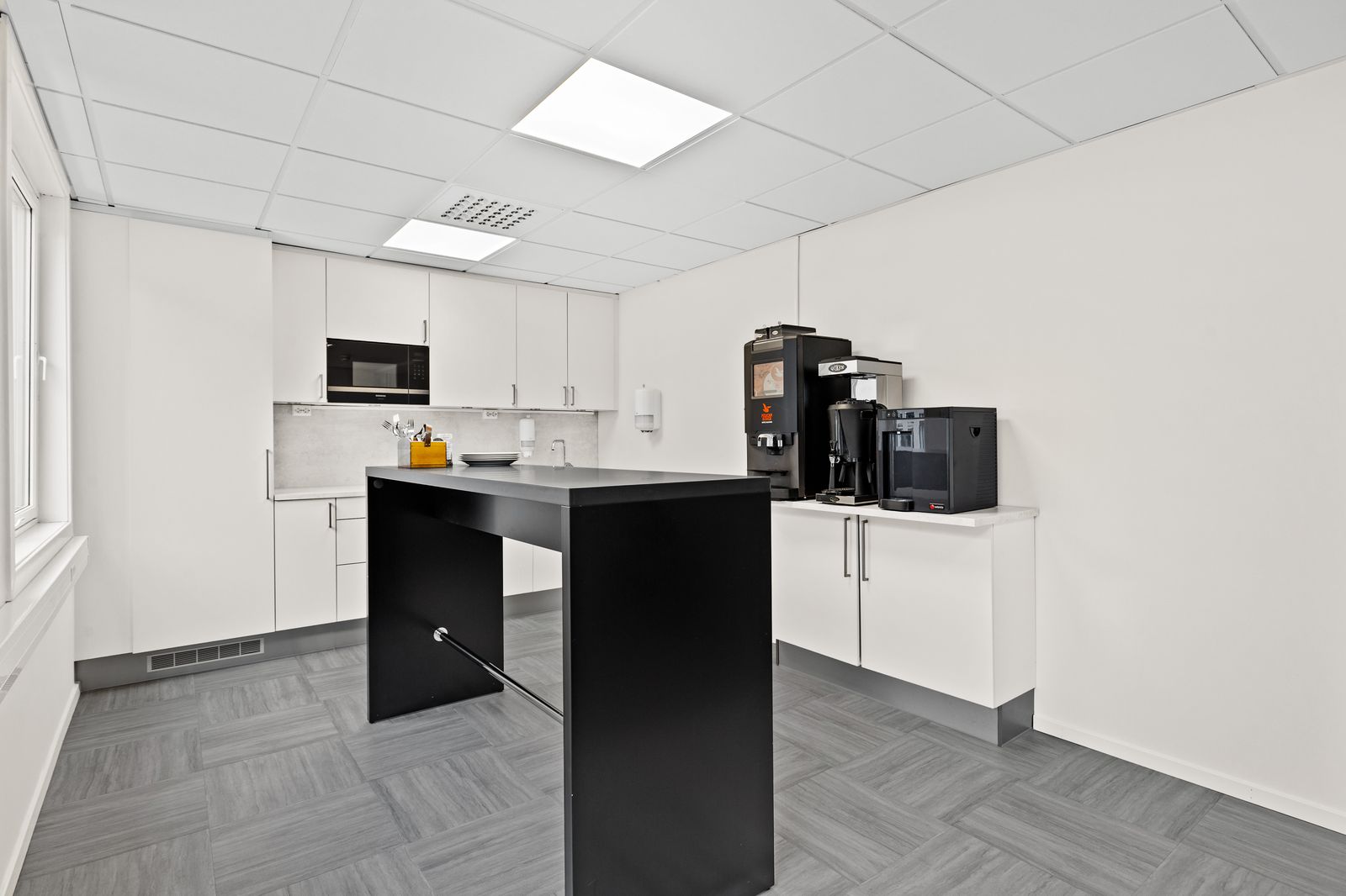 Kjøkken med kaffemaskin