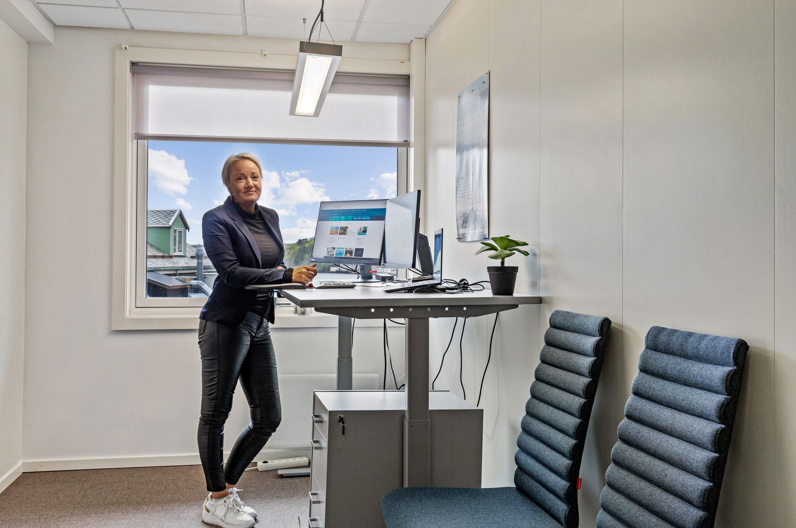 Coworking-kontor med hev/senk-pult